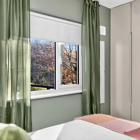 2-bedroom Riverside Retreat - Spectacular Views