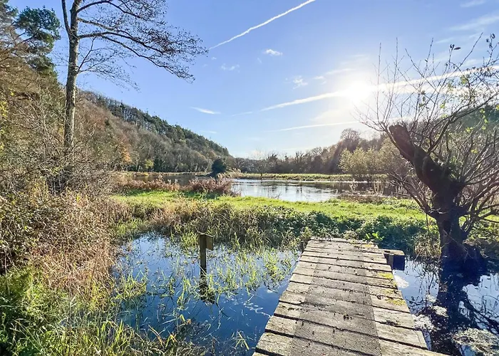 Feriehus 2-bedroom Riverside Retreat - Spectacular Views *