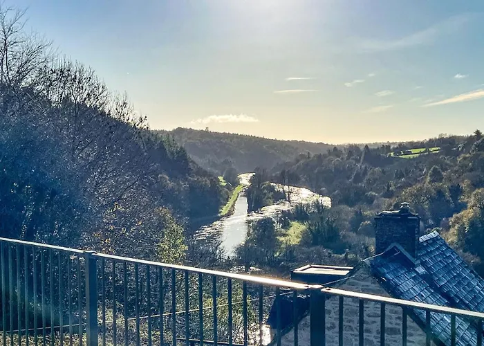 Feriehus 2-bedroom Riverside Retreat - Spectacular Views