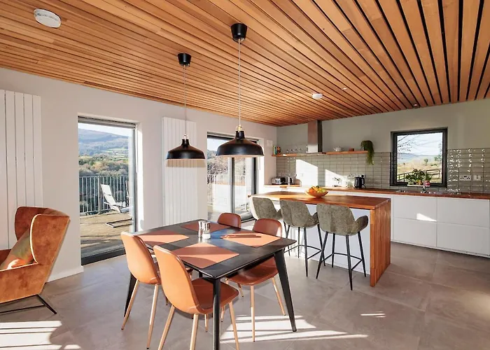 2-bedroom Riverside Retreat - Spectacular Views Feriehus Graiguenamanagh