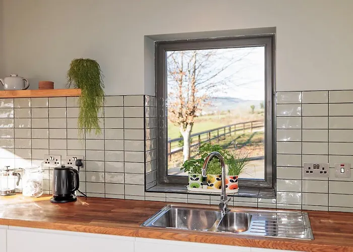 2-bedroom Riverside Retreat - Spectacular Views Graiguenamanagh