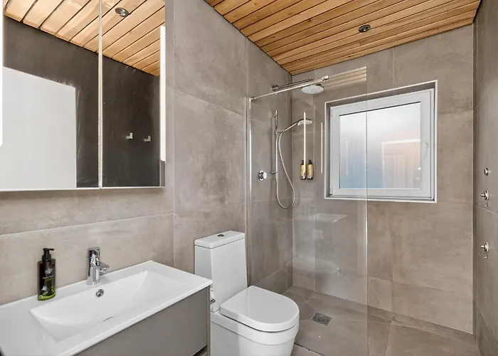 2-bedroom Riverside Retreat - Spectacular Views Graiguenamanagh