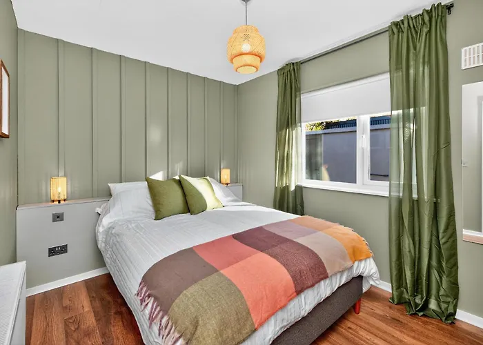 Feriehus 2-bedroom Riverside Retreat - Spectacular Views