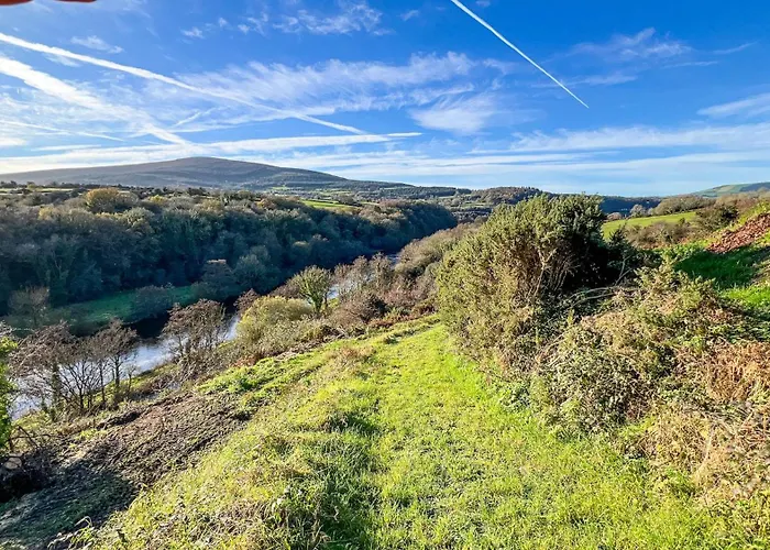 Feriehus 2-bedroom Riverside Retreat - Spectacular Views Graiguenamanagh